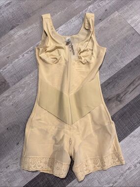 New In Package Shaperx Beige Full-Body Sculpting Bodysuit